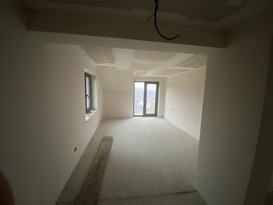 Casa 4 camere de vanzare