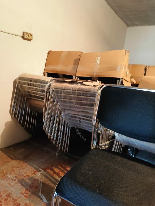 Продаём партой двумя стульями продаём