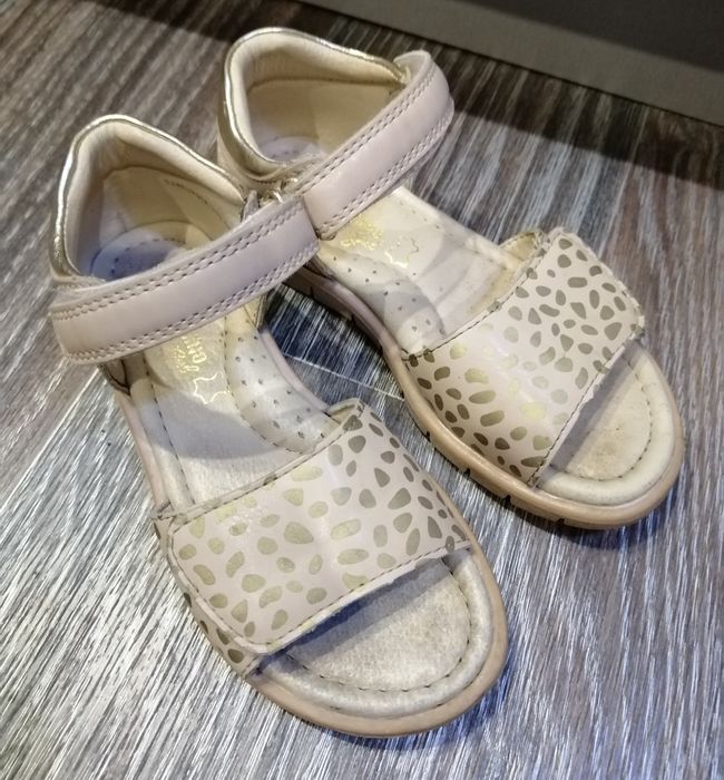 Сандалики для девочки