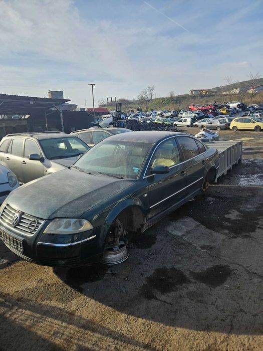 Фолксваген Пасат 2.5 2001 година на части