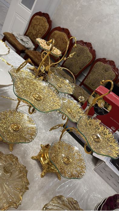 Продам орешницу этажерку мельхиор