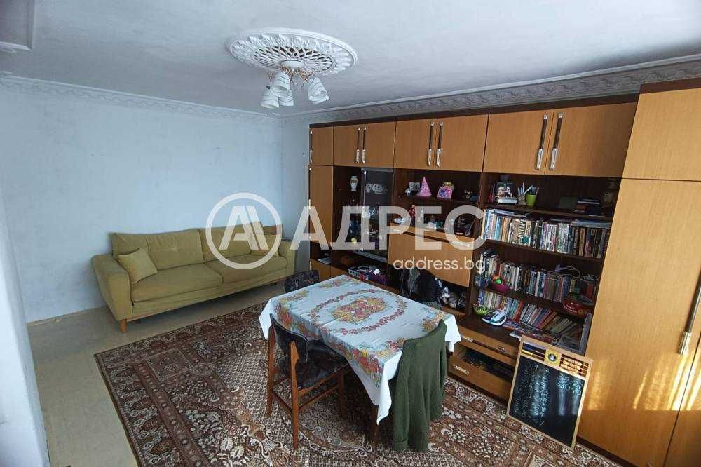 Продава се Тристаен апартамент в Разград, Център - 88 кв.м за 667 €/кв.м - Снимка #1