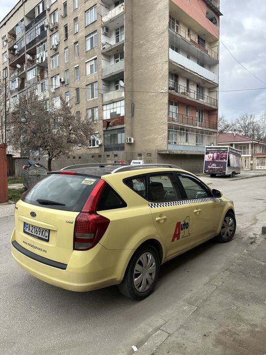 Лек автомобил KIA CEED  Жълта