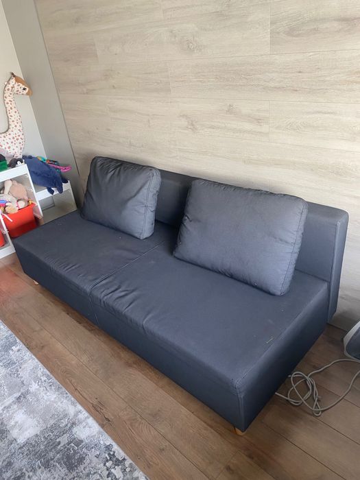 продам диван в среднем состоянии