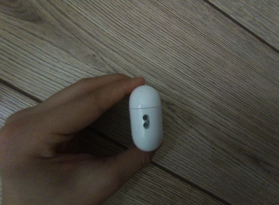 Продаю Airpods pro1 оригинальные срочно