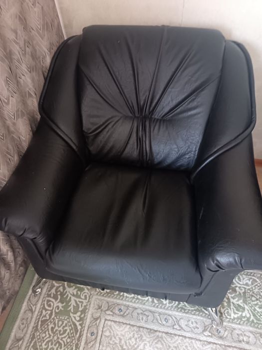 Продам диван и кресло