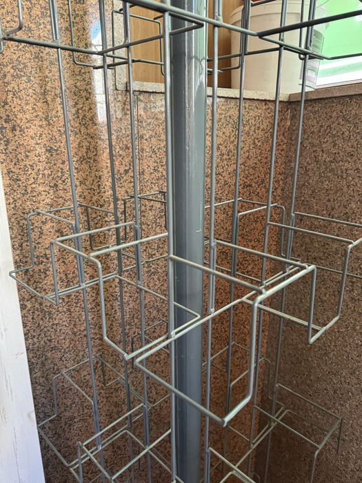 Этажерка для домашних цветов