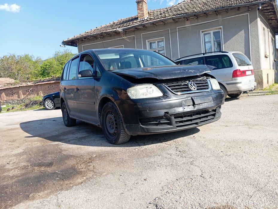 Продавам VW TOURAN 1.9 90 На Части
