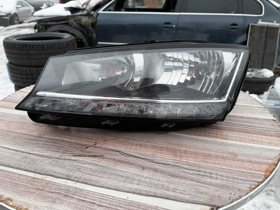 Фар Skoda Octavia