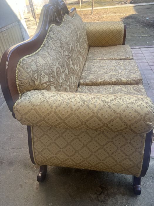 Продается диван для гостинной!