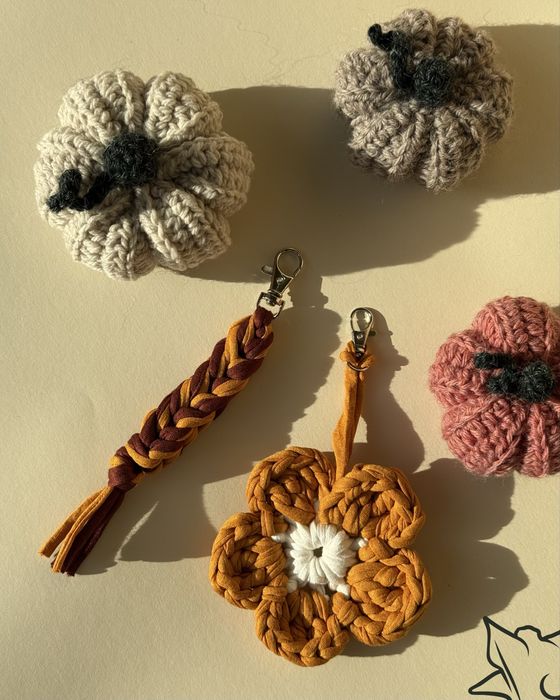 Handmade плетени ключодържатели и чармове