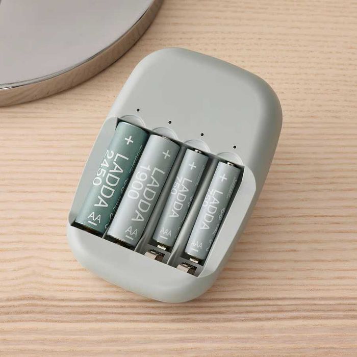 Incarcator pentru 4 baterii IKEA Stenkol compatibil cu AA si AAA