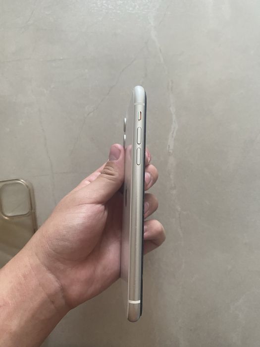 Продам 11 айфон
