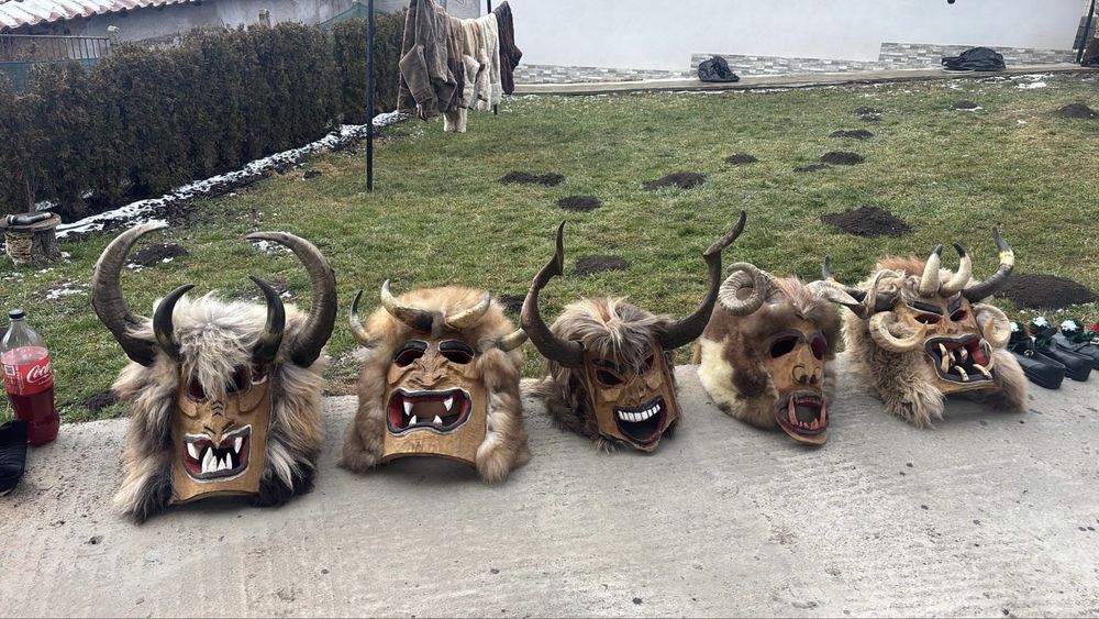 Изработка на кукерски маски и тояги за сурва