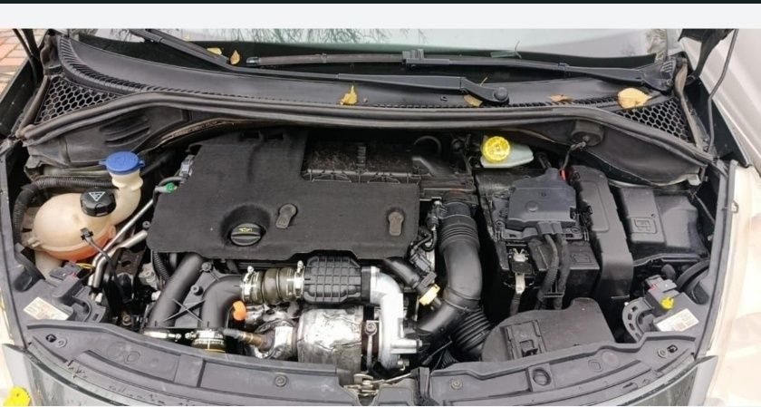 Vând Peugeot 207 - 2011