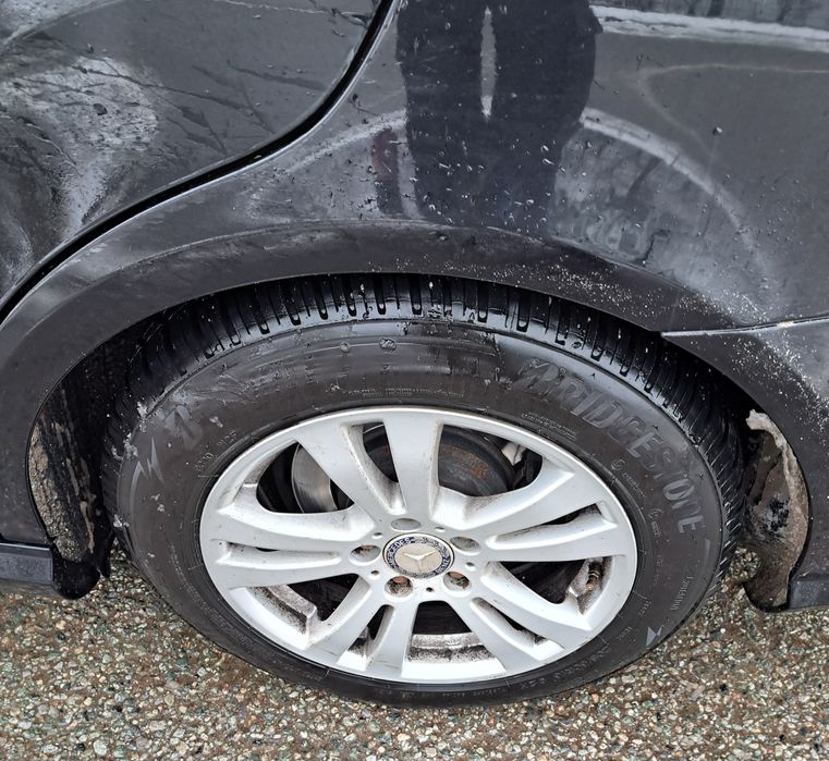 Продавам Мерцедес W212 2012год.Е250 204 к.с.