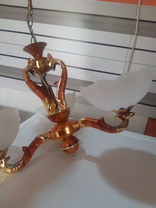 Продам люстру трёхрожковую бу