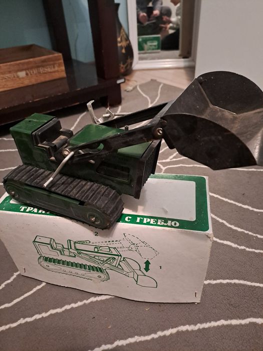 Стара играчка Трактор Болгар 79'