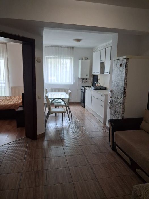 Proprietar vând apartament în Floresti, 46mp ,boxă la subsol, parcare