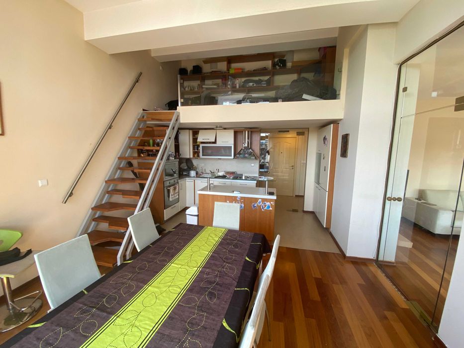 Апартамент 4стаен-Ам. колеж