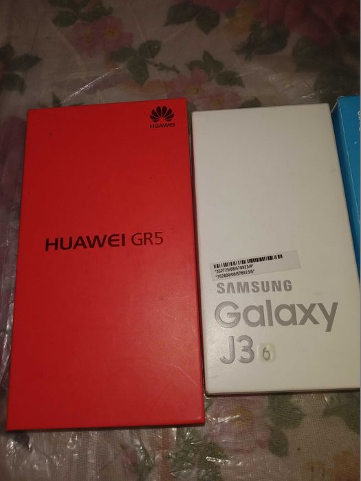 Коробки от телефонов продаются