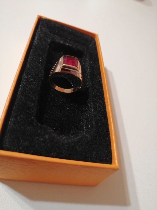 Златен мъжки пръстен