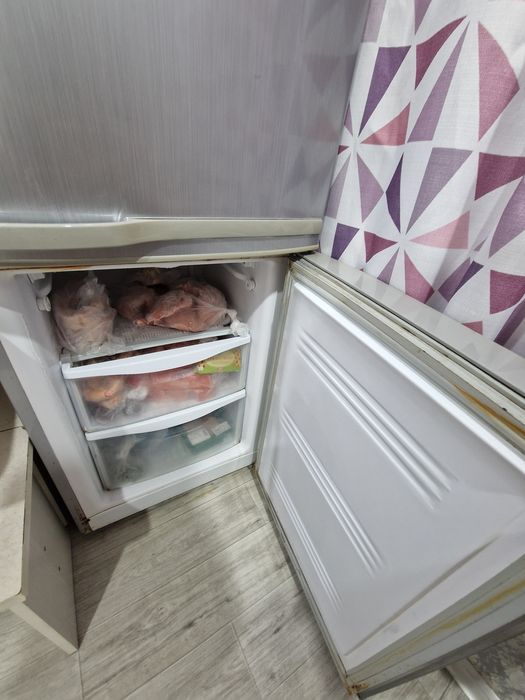 Продам холодильник самсунг