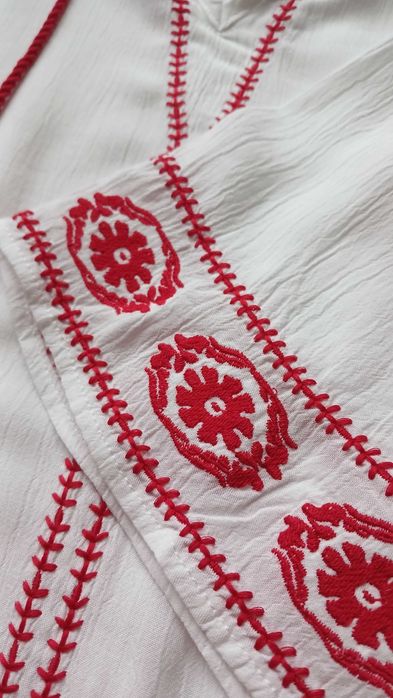 Блузка с вышивкой LC Waikiki