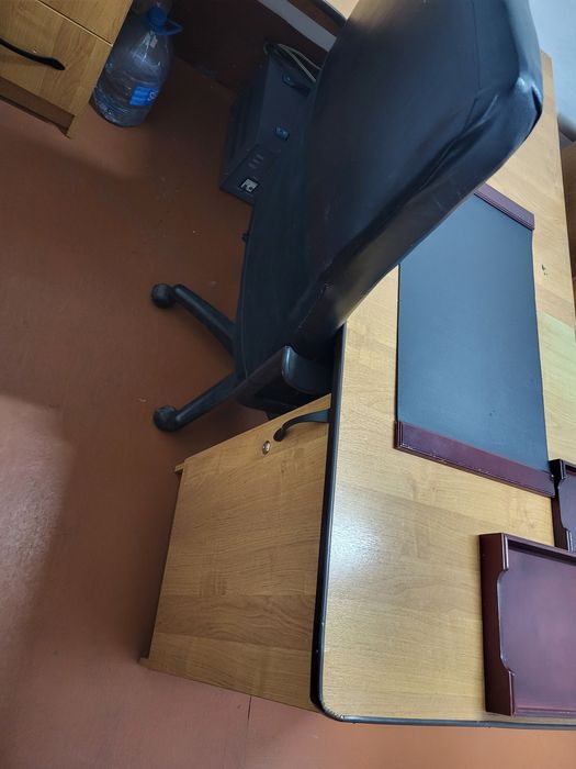 Офисной стол  с приставкой комп