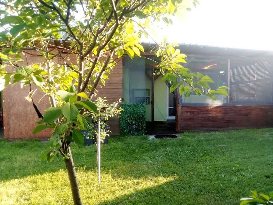 Дава под наем  озаведено бунгало до брега в Карияни-2500 евро/12 м.