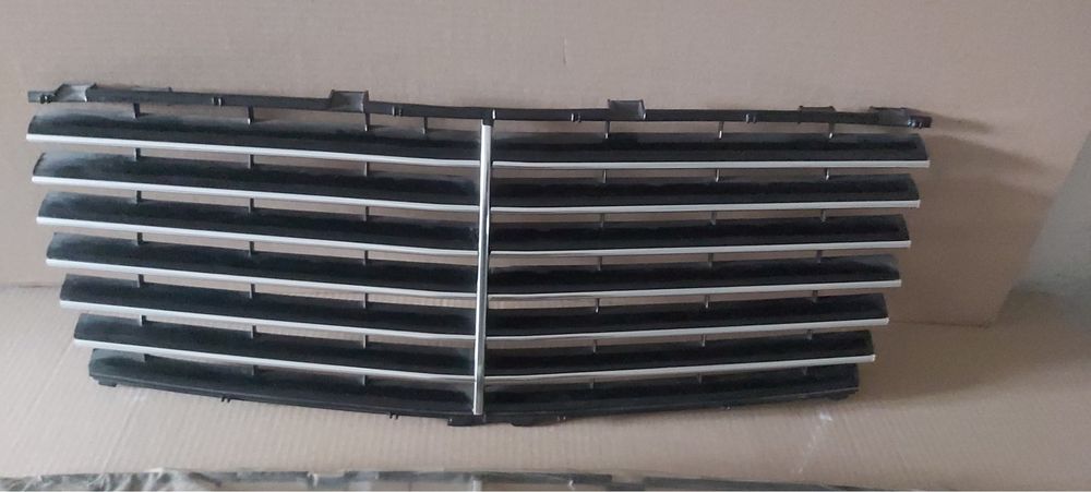 Продам решетки мерседес 124 и 210