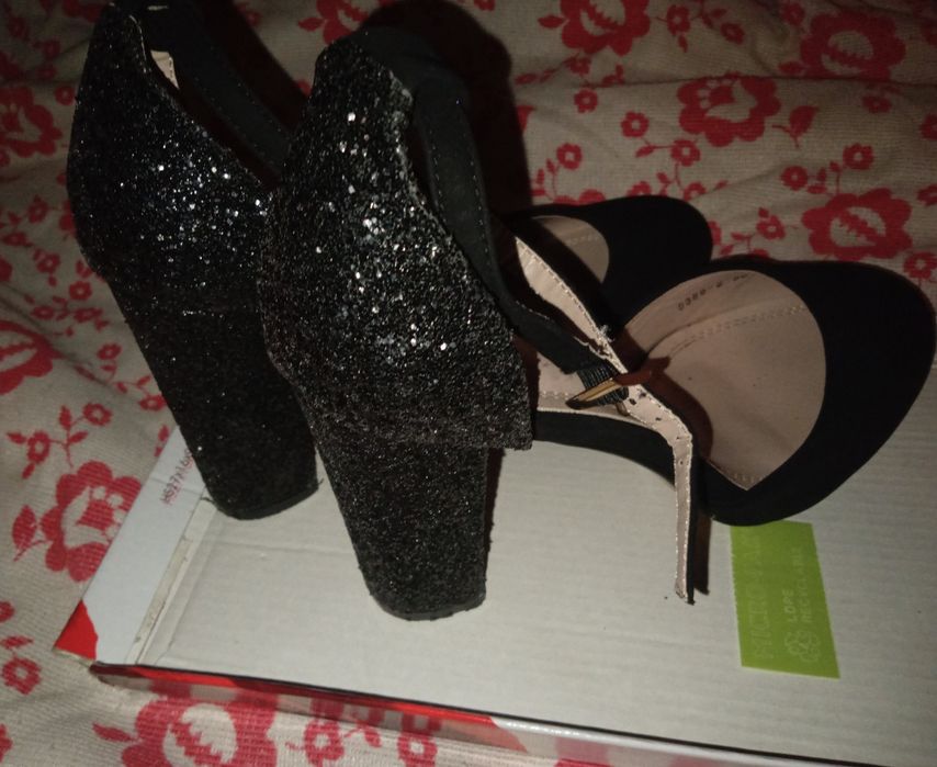 Pantofi de vânzare 20  lei