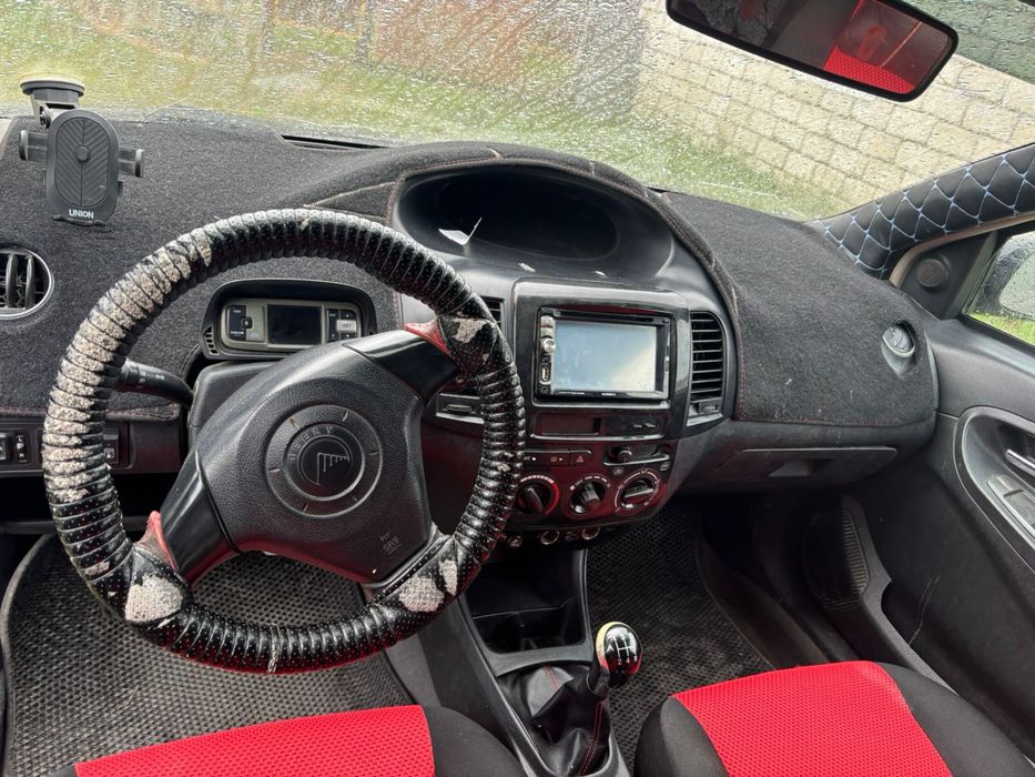 Geely легковый автомобиль