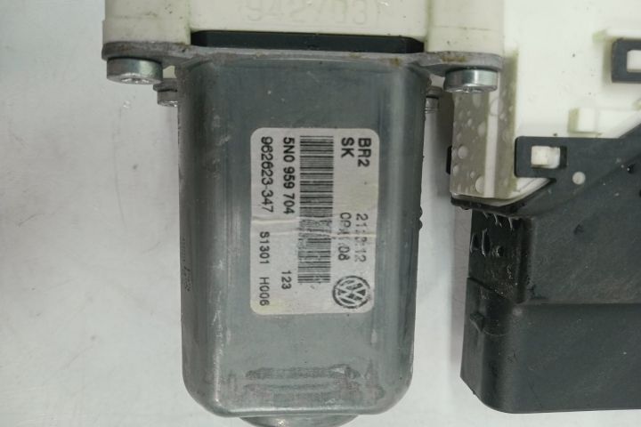 Motoras macara geam dreapta spate 5n0959704 Volkswagen VW Tiguan 1 5N  [din 2007 pana  2011] seria