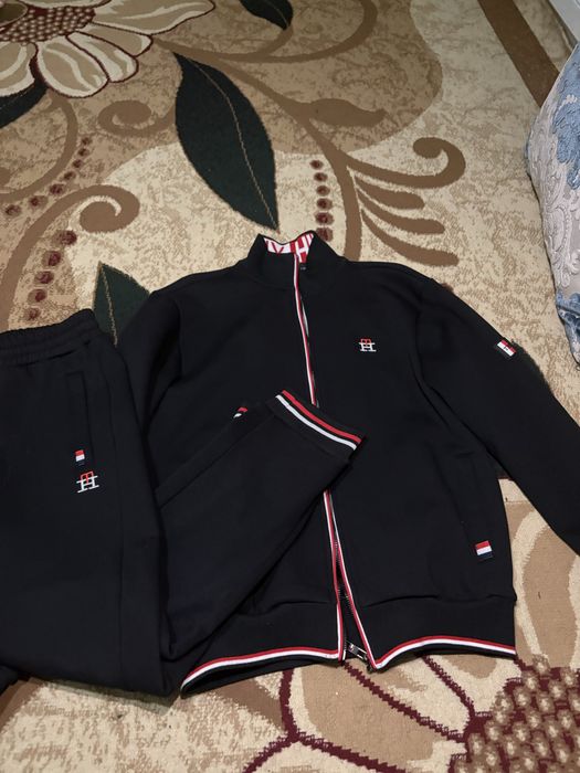 Двойка Tommy Hilfiger