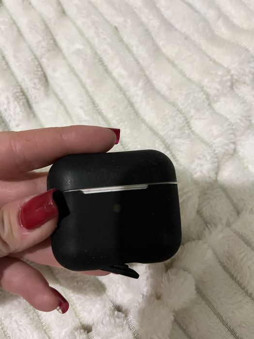 Продам Airpods 3