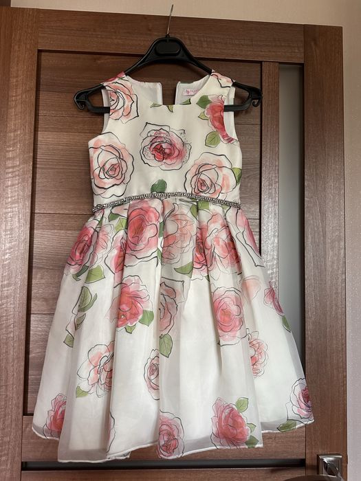 Нарядное платье для девочки 134-140