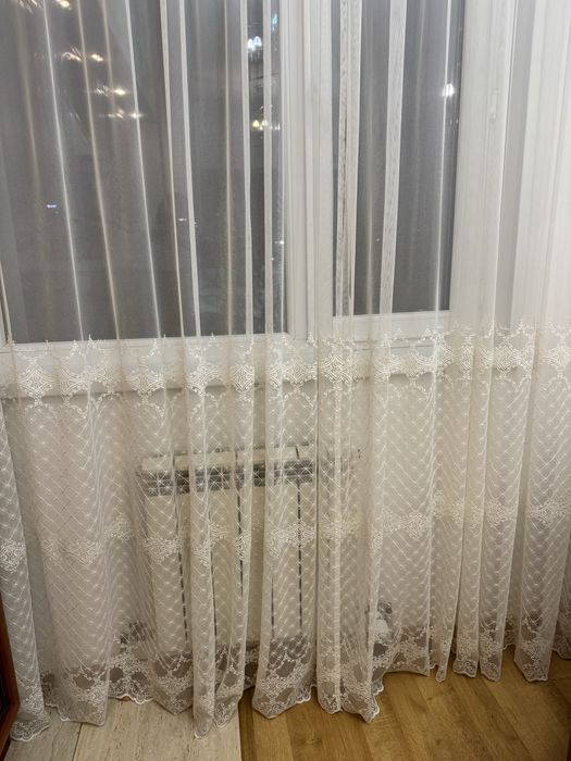Продам тюль из двух частей.