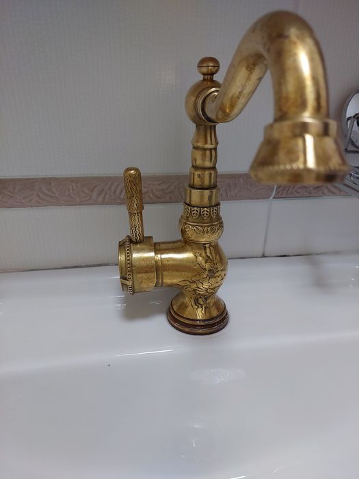 Продам смеситель для раковины