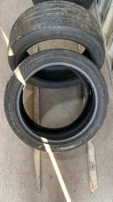 Шины Kumho 225/45/18  2 шины