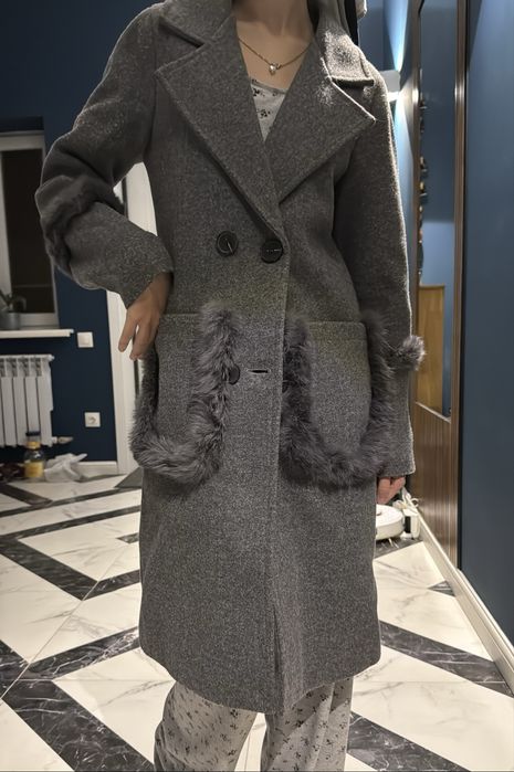 Продам новые пальто