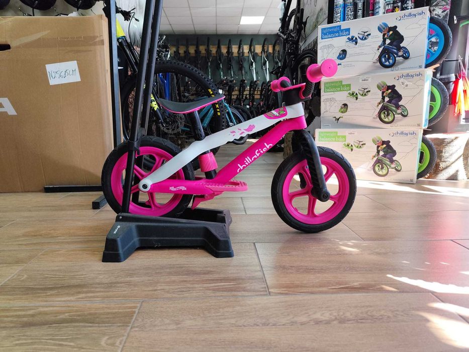 Bicicleta de copii de echilibru Chillafish  in stoc la Funky Sports