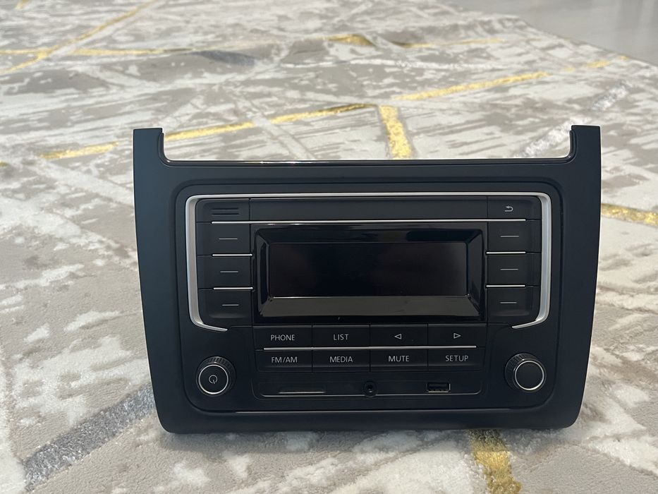 Магнитафон поло седан