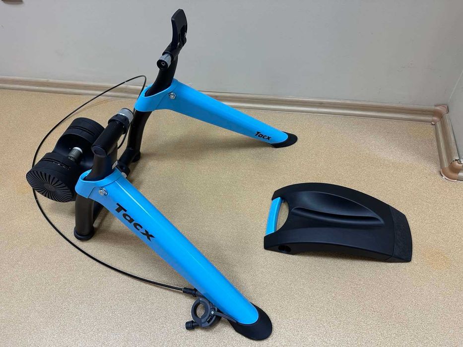 Тренажор Tacx Boost