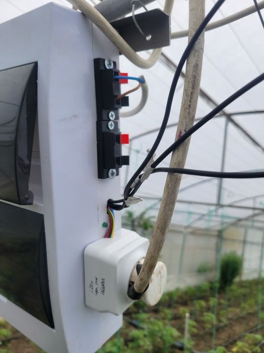 Modul automatizare aerisire și irigare solar legume