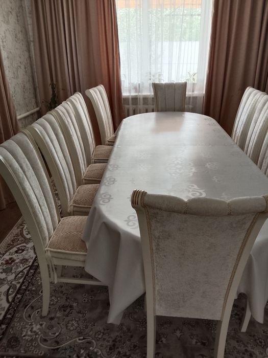 Продам стулья новые