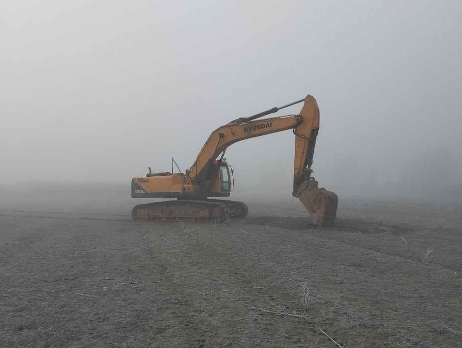 Excavator Hyundai 3000
