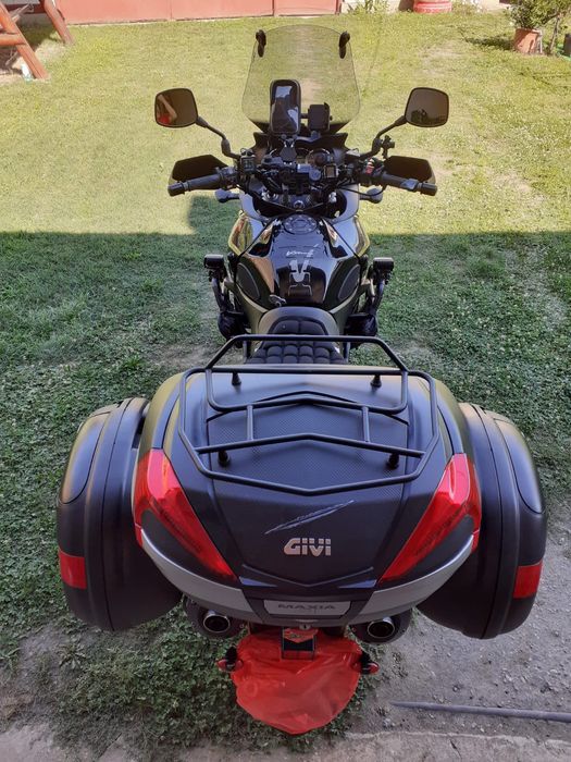 Motocicleta Suzuki V Strome