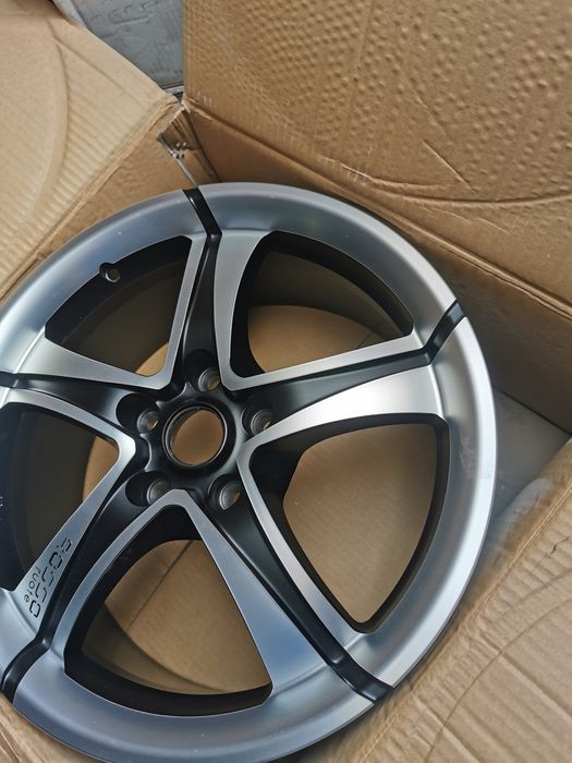 Vand jante de aliaj pentru Audi pe 17 marca rosso- ruote