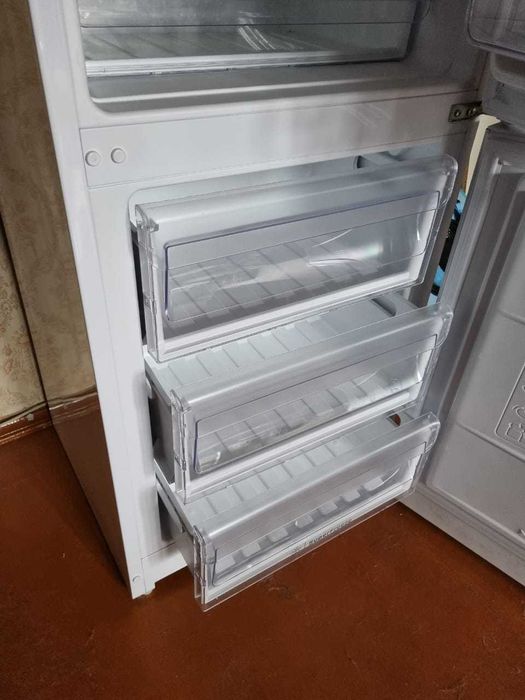 Холодильник INDESIT